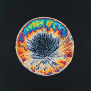 Photography of a crystal of MDMA forming